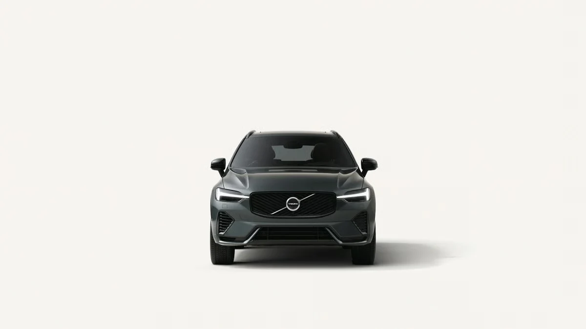 볼보 XC60 B5 Plus·Ultra 비교: 에어 서스펜션에 760만 원을 더 쓸까