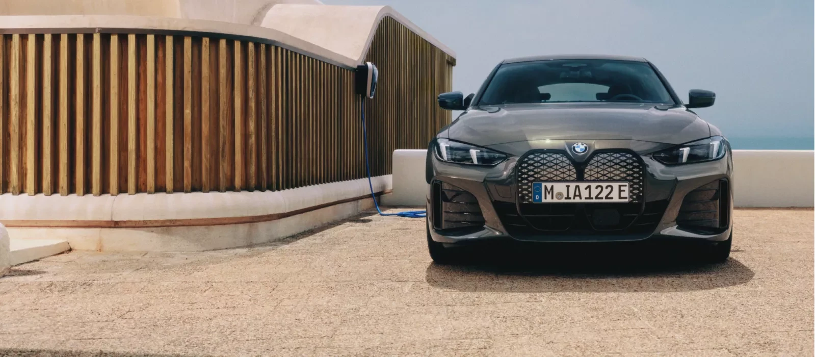 BMW i4 충전비 계산: 저렴한 충전소로 돌아갈 만큼 차이가 날까?